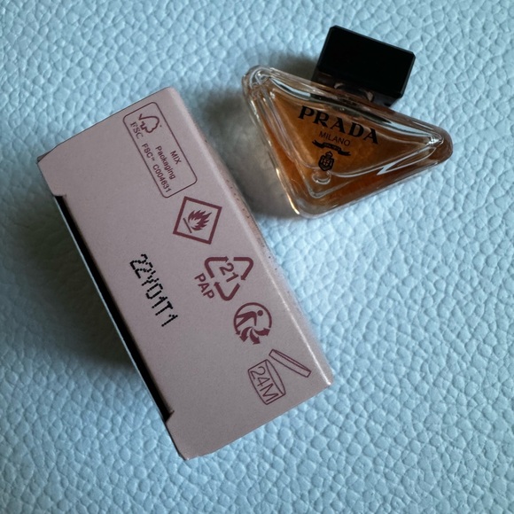 Mini Prada Paradoxe Intense EDP - Picture 3 of 9